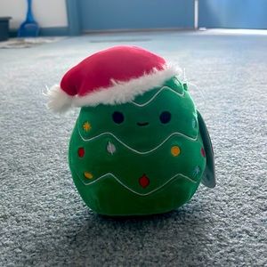 carol the christmas tree squishmallow